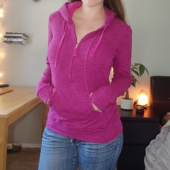 Wildberry half zip hoodie w thumb holes and front kangaroo pocket - Picture 2 of 8